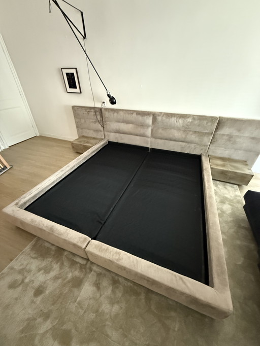 Luxurious Fendi Delano Solid Wood Bed
