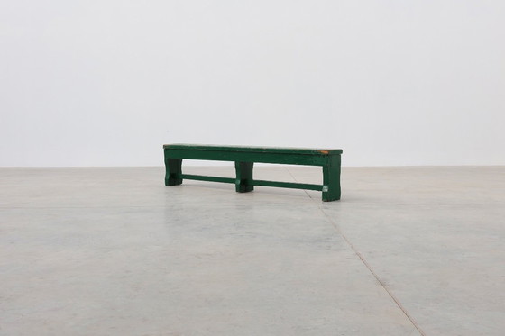 Image 1 of Rustiek primitief groen boerenbankje van massief eikenhout, Frankrijk ca. 1900