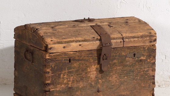 Baule antico in stile primitivo (c.1900) #4 – Cassettiere (photo 3 of 40)