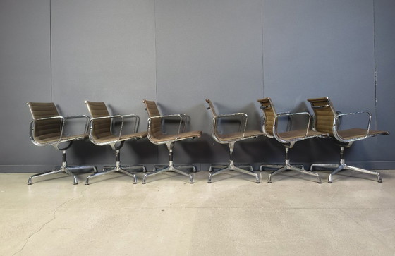 Image 1 of Paire de chaises de bureau vintage Eames pour Herman Miller EA108 Alu Range, années 1980 - lot de 6