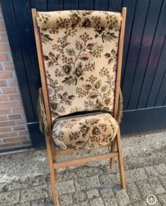 Image 1 of Vintage klapstoel met bloemenprint en franjes 
