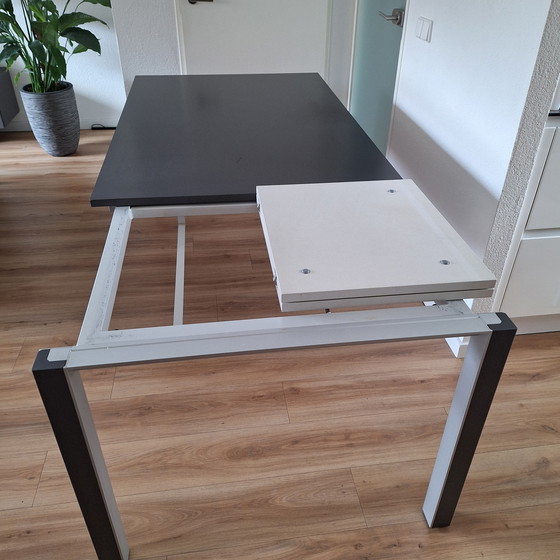 Image 1 of Leolux dining table Ithaka, extendable