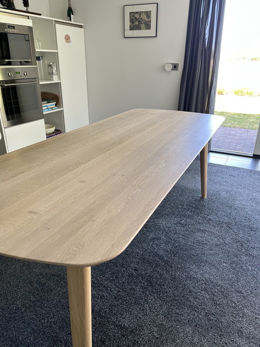 Withewash eiken eetkamertafel van de Machinefabriek Utrecht