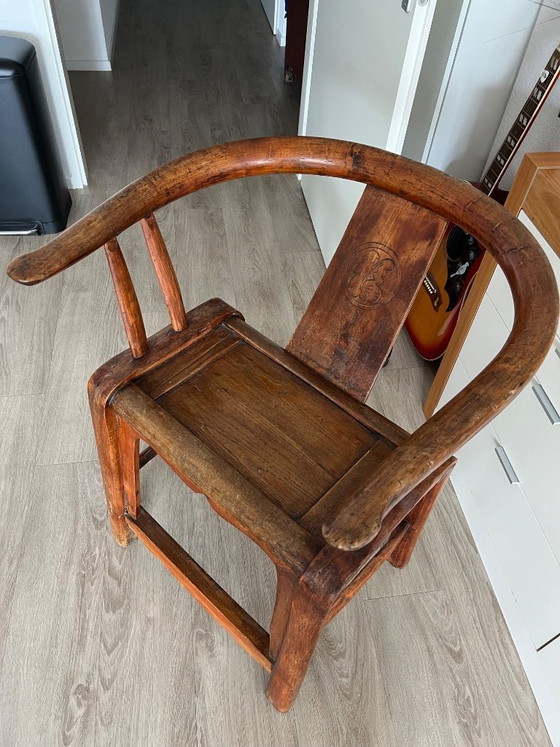 Image 1 of Silla antigua china de Shandong con forma de herradura.