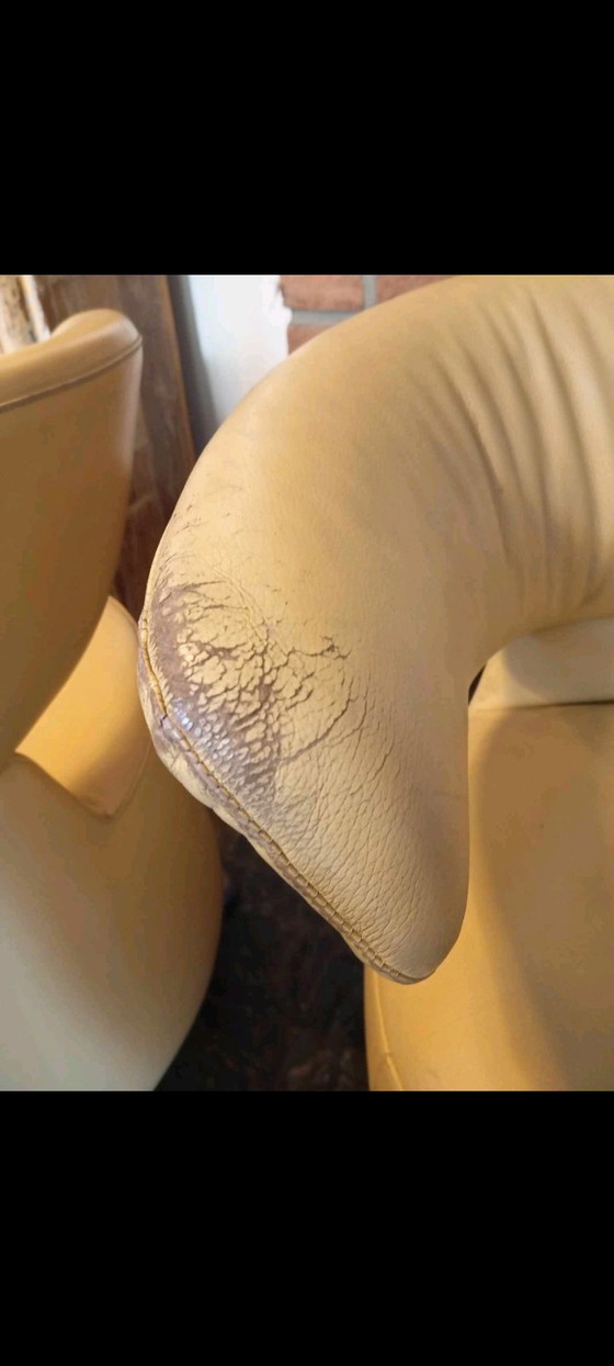 Image 1 of 2x lederen Cassina fauteuils draaibaar