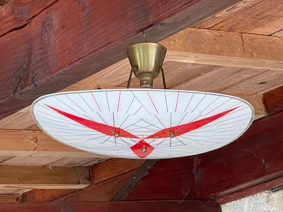 Image 1 of Plafonnier triangulaire en verre et laiton de style Mid-Century