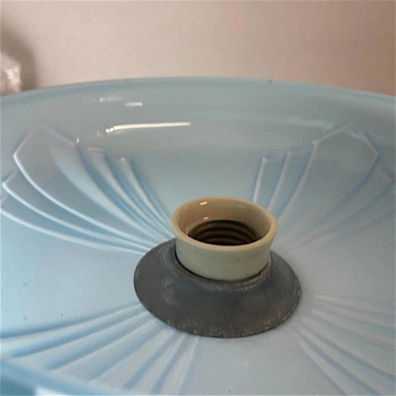 Image 1 of Grand lustre Art déco avec éclairage indirect et abat-jour en verre opalin bleu