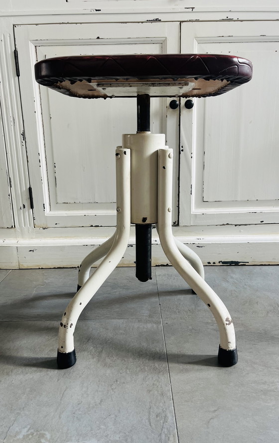 Image 1 of Taburete giratorio industrial/médico