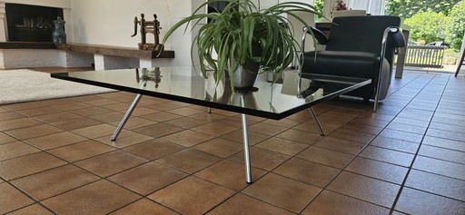 Table basse carrée en verre de la collection Maupertuus