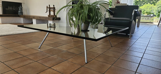 Image 1 of Table basse carrée en verre de la collection Maupertuus