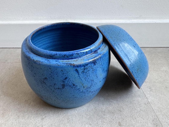 1x Vintage Blue Studio Ceramic Lidded Jar – Decorative Objects (photo 5 of 7)
