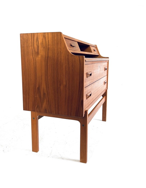 Image 1 of Secretaire Arne Wahl Iversen '60