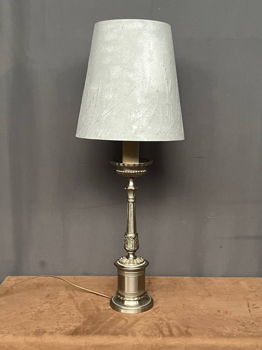 Table lamp. Solid silvered metal. – tafellampen (photo 2 of 5)
