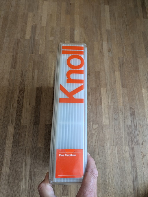Knoll Professional Catalogue – bureaustoelen, Paper (photo 2 of 6)