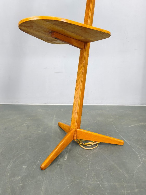 Image 1 of Vloerlamp uit het midden van de 20e eeuw met rotan kap, Tsjechoslowakije, jaren 60