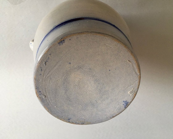 Image 1 of Grand pichet à eau de Cologne ancien en grès salé