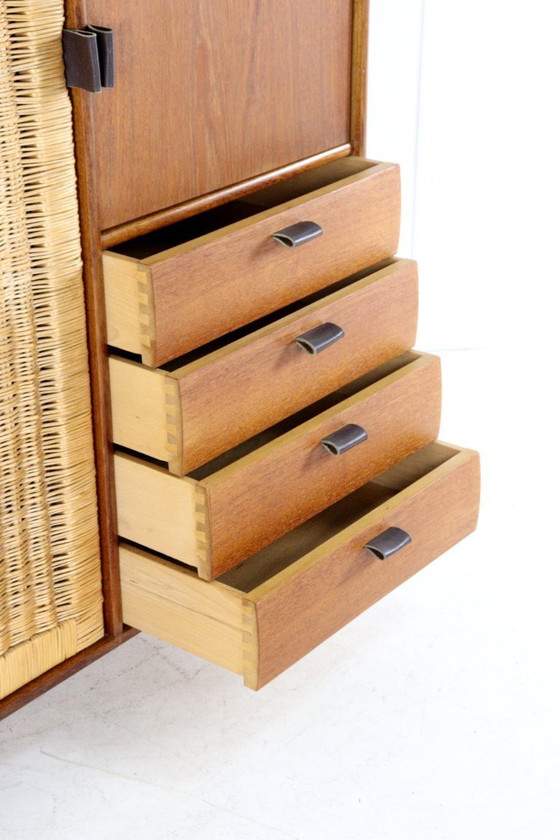 Image 1 of Armadio vintage per ragazze di Sebastian Muggenthaler