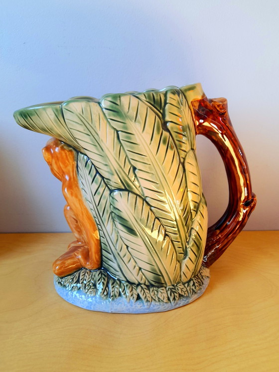 Image 1 of Pichet en barbotine singe