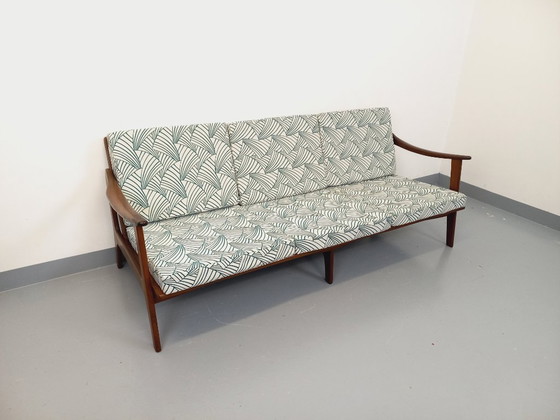 Image 1 of Arne Wahl Iversen voor Komfort 3-zits Scandinavische vintage bank in teak en stof uit de jaren 60