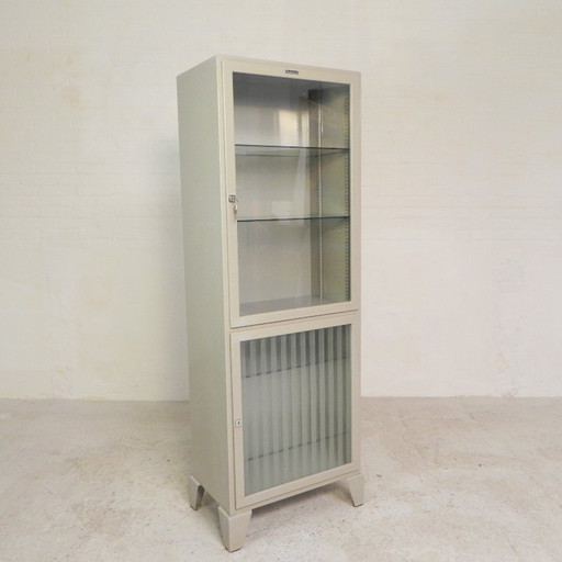 Steel doctor's cabinet, medicine cabinet, Oostwoud, 1960s