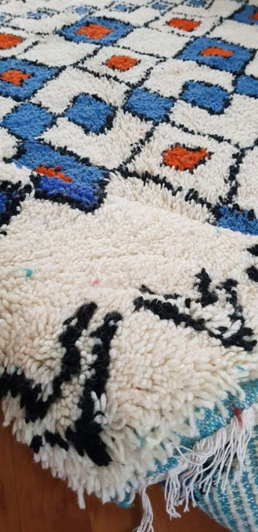 Hand-knotted Berber wool rug 225x160cm