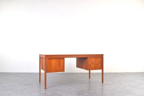 Scrivania direzionale in teak di metà secolo, disegnata da Torbjørn Afdal per Bruksbo, anni '60. – Scrivanie (photo 7 of 18)