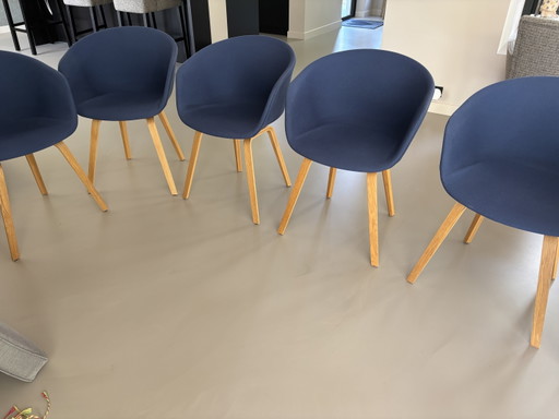 Te Koop. 5 Blauwe Stoelen Merk Hay – eetkamerstoelen, Wood, Cotton (photo 2 of 10)