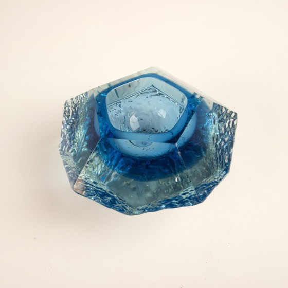 Sculptural submerged glass ashtray by Gianfranco Mandruzzato Murano 1970 – Table accessories (photo 20 of 21)