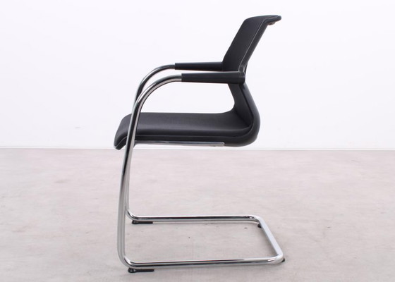 Image 1 of Silla Vitra Unix negra