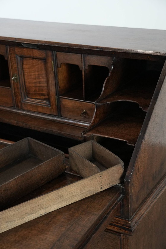 Image 1 of Commode/bureau/commode anglaise ancienne en chêne du XVIIIe siècle