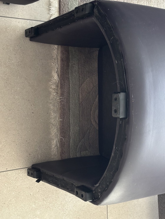 Image 1 of Leolux Fiabo armchair eggplant color