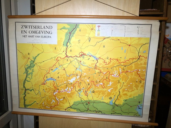Image 1 of Vintage schoolplaat schoolkaart Zwitserland en omgeving 116 x 86 Van Goor zonen