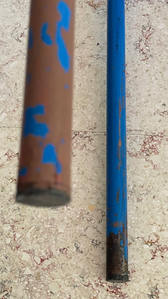 Image 1 of Paar industriële stalen PATINE TABOURETS Blauw & Chocolade VINTAGE