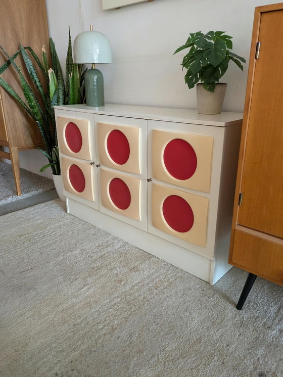 Set vintage, retrò di Appendiabiti e credenza – Ottone, Plastica (photo 7 of 14)