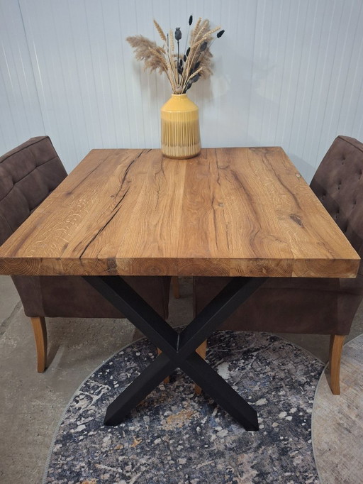 Robust Dining Table Made of Oak Wood 100x95 cm, New