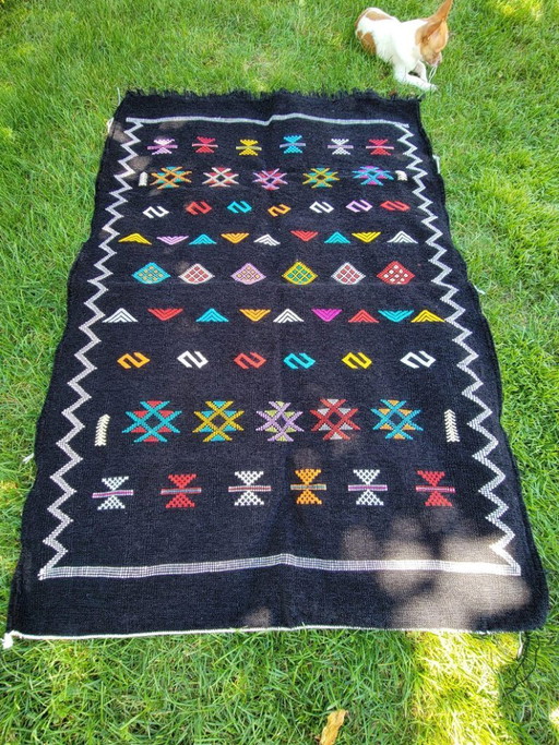 Klein zwart Berberkleed: Handgeknoopt wollen Marokkaans Kilim 2mx3m