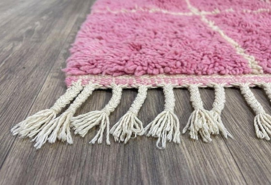 Alfombra bereber tradicional hecha a mano con estampado rosa, 150/250 cm – Aime Té, Wool (photo 3 of 5)