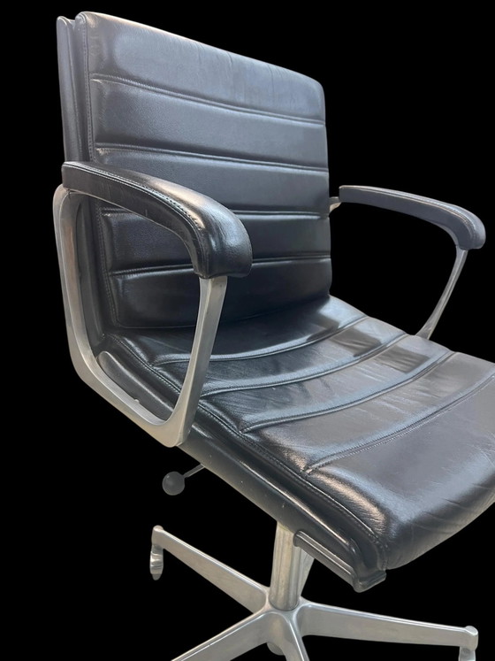 Chaise de bureau vintage Drabert Confer en cuir noir | Chaise pivotante Mid Century Modern Space Age | (photo 10 of 14)