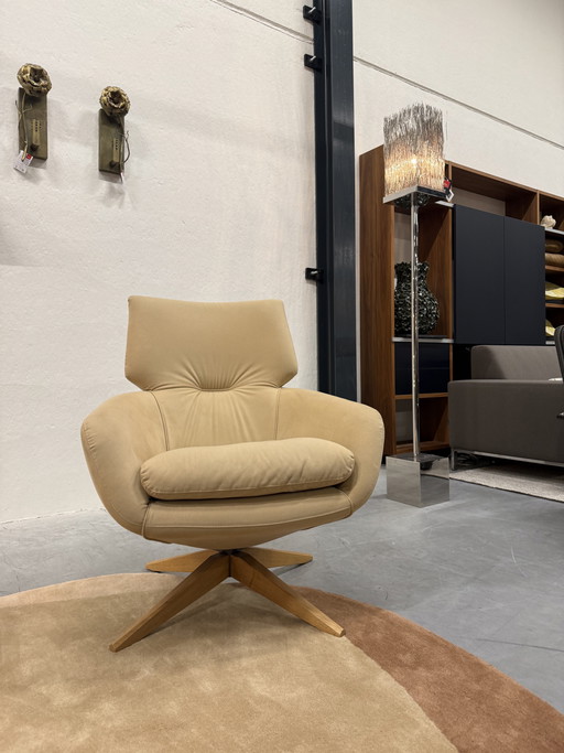 Poltrona girevole Leolux Lloyd con tessuto Comfort Plus