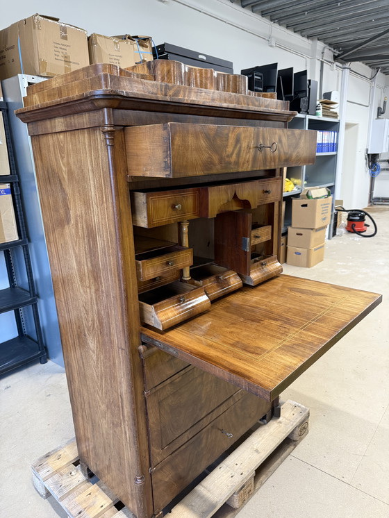 Image 1 of Secreter/castillo antiguo