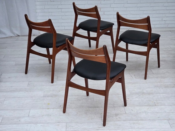 Image 1 of Anni '60, set di 4 sedie da pranzo danesi rivestite, design di Erik Buck, modello 310.