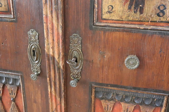 Image 1 of Armario Antiguo Tirolés con Secretos, Madera de Pino Pintada a Mano, Siglo XIX