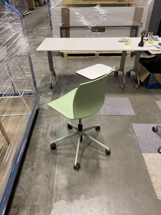 Image 1 of Sedia Ahrend Well con piattaforma girevole