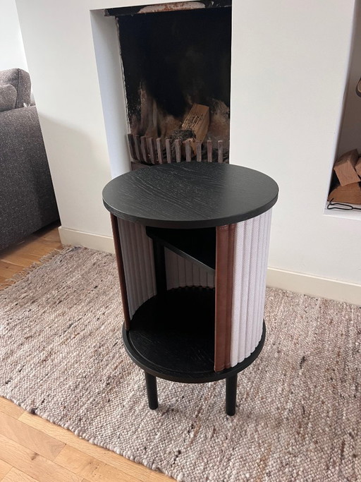 Mesa auxiliar Umage Audacious de roble negro, White Sands