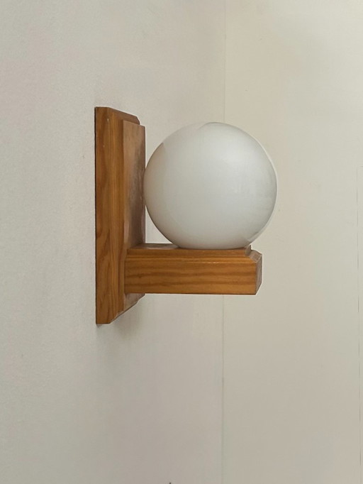 Applique vintage, pino e vetro opalino, Francia, 1970