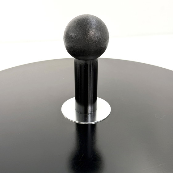 Image 1 of Tavolino nero postmoderno di Ikea, anni '80