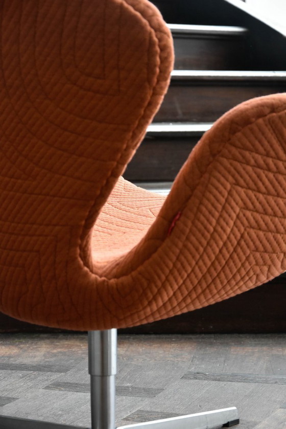 Image 1 of Fritz Hansen Schwanenstuhl