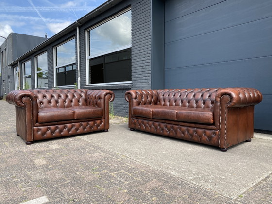 Sofá de 3+2 plazas color marrón flameado en perfecto estado. – Chesterfield, Leather (photo 6 of 6)