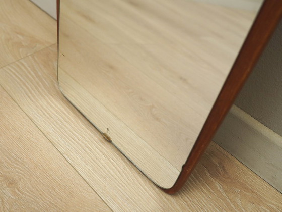 Image 1 of Espejo con marco de teca, diseño danés, años 70, producción: Dinamarca