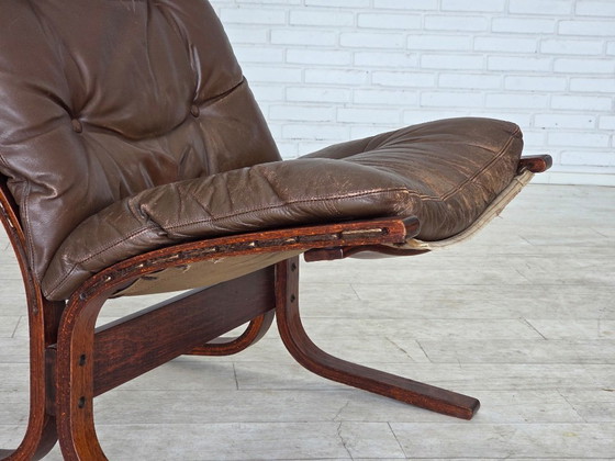 Image 1 of Années 1970, design norvégien d'Ingmar Relling, fauteuil lounge, modèle « Siesta ».